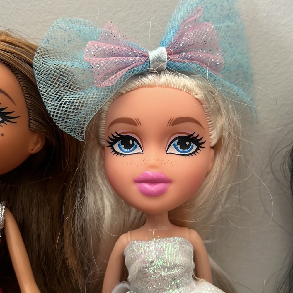 Bratz Doll bundle of 4 - Picture 4 of 7